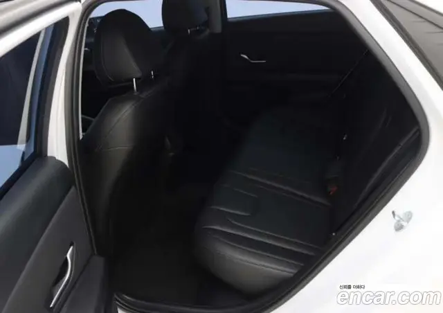 Hyundai Avante 2023 1.6 автомат (гидро), миниатюра 9