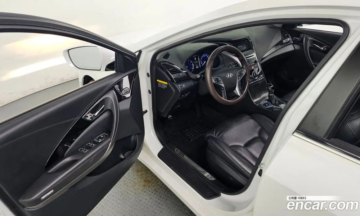 Hyundai Grandeur 2014 2.4 автомат (гидро), фото 10