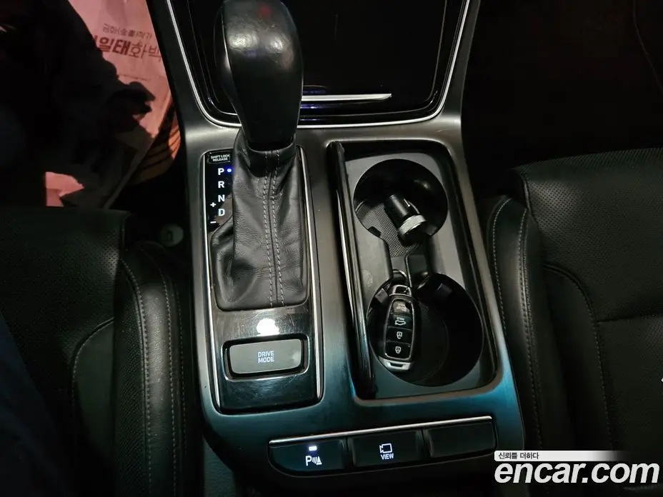 Hyundai Grandeur 2018 2.4 автомат (гидро), фото 13