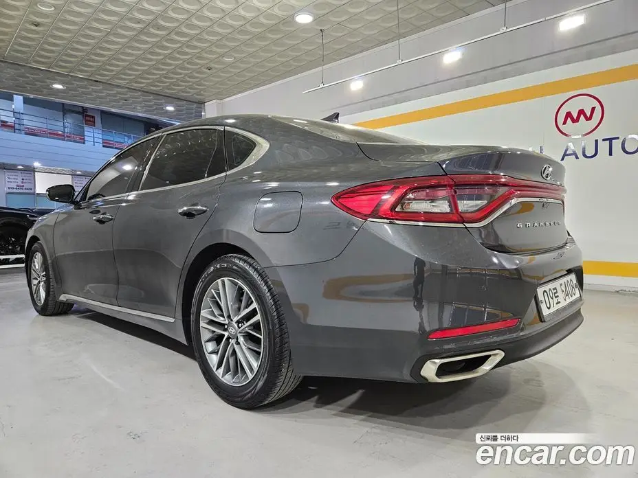 Hyundai Grandeur 2018 2.4 автомат (гидро), фото 4