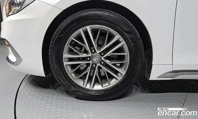 Hyundai Grandeur 2019 2.4 автомат (гидро), миниатюра 5 Hyundai Grandeur 2019 2.4 автомат (гидро), миниатюра 5