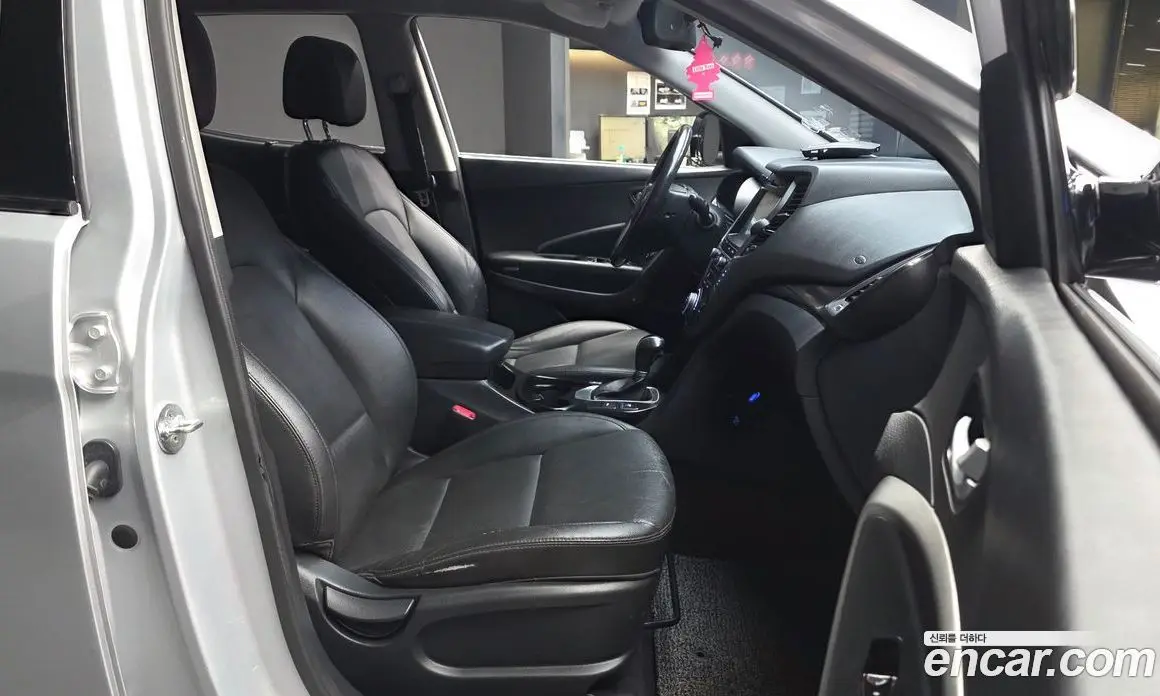 Hyundai Santa Fe 2017 2.0 автомат (гидро), фото 17 Hyundai Santa Fe 2017 2.0 автомат (гидро), фото 17