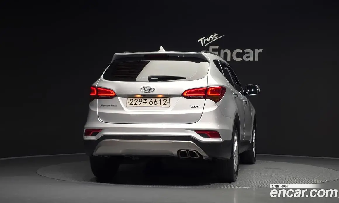 Hyundai Santa Fe 2017 2.0 автомат (гидро), фото 4 Hyundai Santa Fe 2017 2.0 автомат (гидро), фото 4