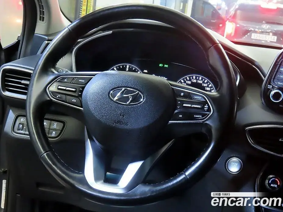 Hyundai Santa Fe 2018 2.0 автомат (гидро), фото 8