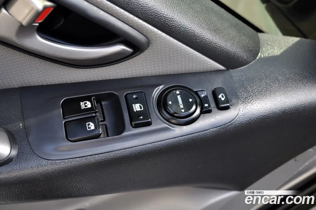 Hyundai Starex 2019 2.5 автомат (гидро), фото 17 Hyundai Starex 2019 2.5 автомат (гидро), фото 17