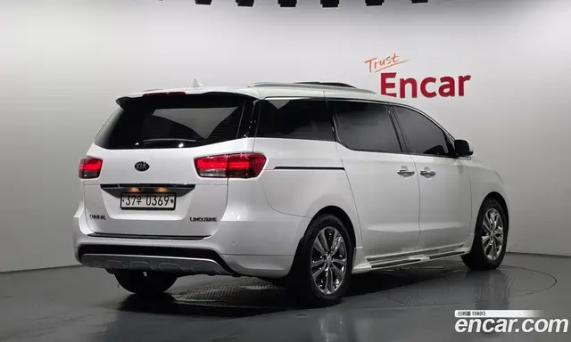 Kia Carnival 2016 2.2 автомат (гидро), миниатюра 2