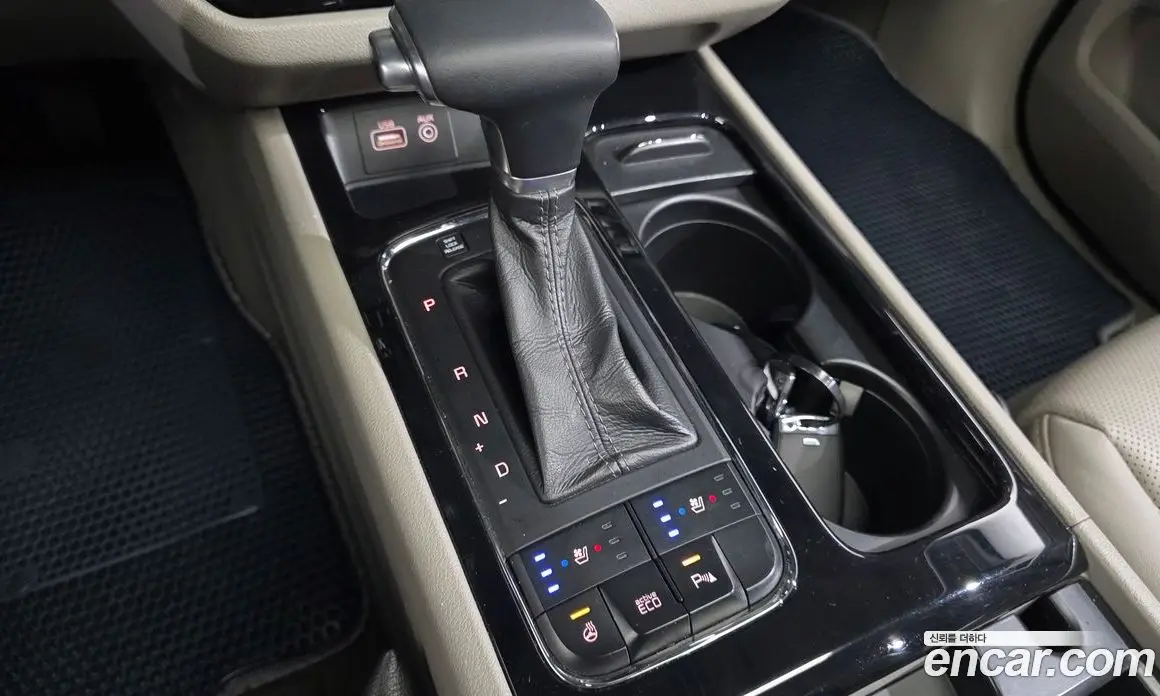 Kia Carnival 2016 2.2 автомат (гидро), фото 12