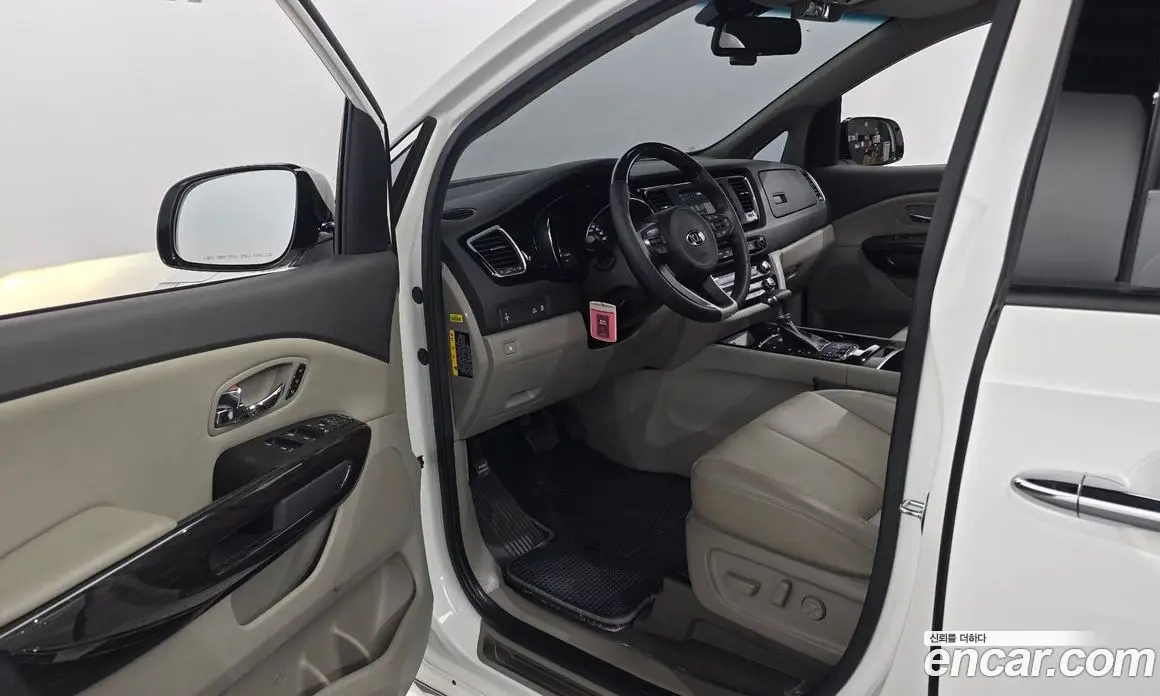 Kia Carnival 2016 2.2 автомат (гидро), фото 13