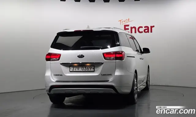 Kia Carnival 2016 2.2 автомат (гидро), миниатюра 4