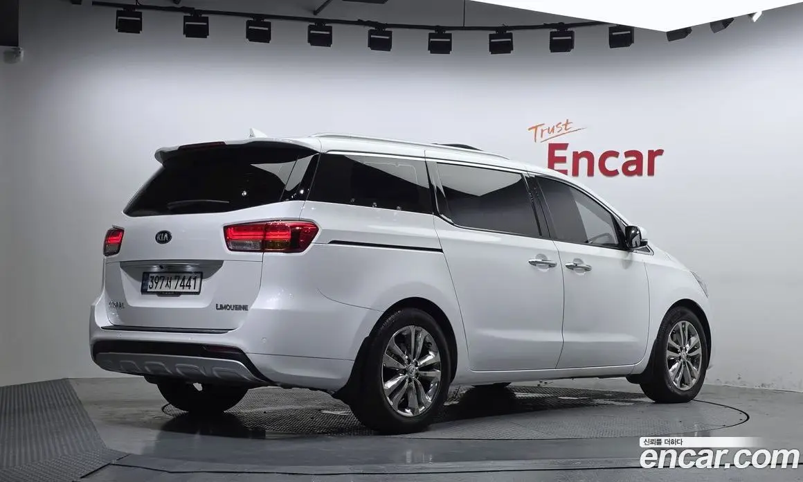 Kia Carnival 2017 2.2 автомат (гидро), фото 2 Kia Carnival 2017 2.2 автомат (гидро), фото 2