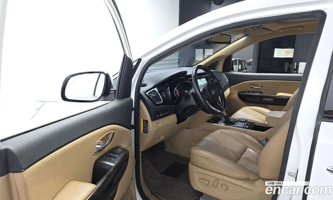Kia Carnival 2017 2.2 автомат (гидро), фото 13 Kia Carnival 2017 2.2 автомат (гидро), фото 13
