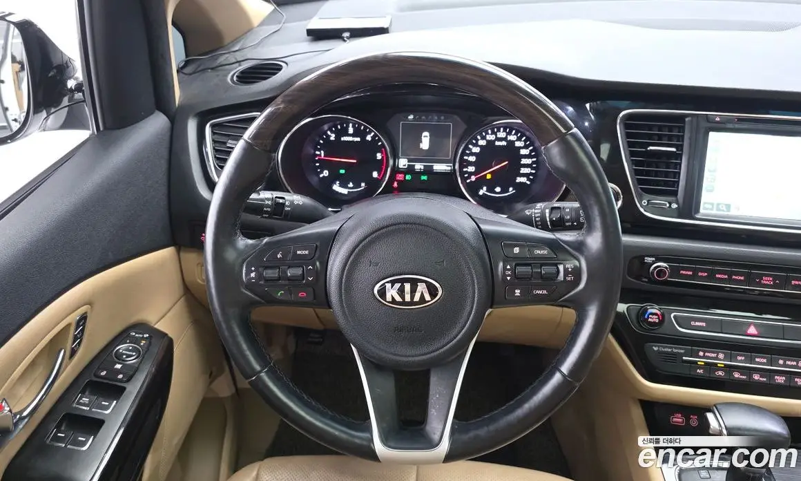 Kia Carnival 2017 2.2 автомат (гидро), фото 19 Kia Carnival 2017 2.2 автомат (гидро), фото 19
