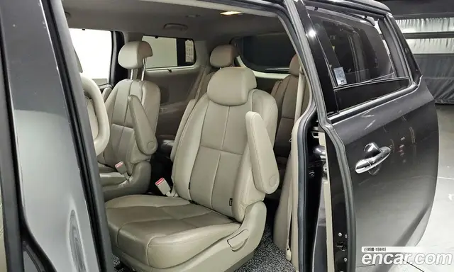 Kia Carnival 2017 2.2 автомат (гидро), миниатюра 11 Kia Carnival 2017 2.2 автомат (гидро), миниатюра 11