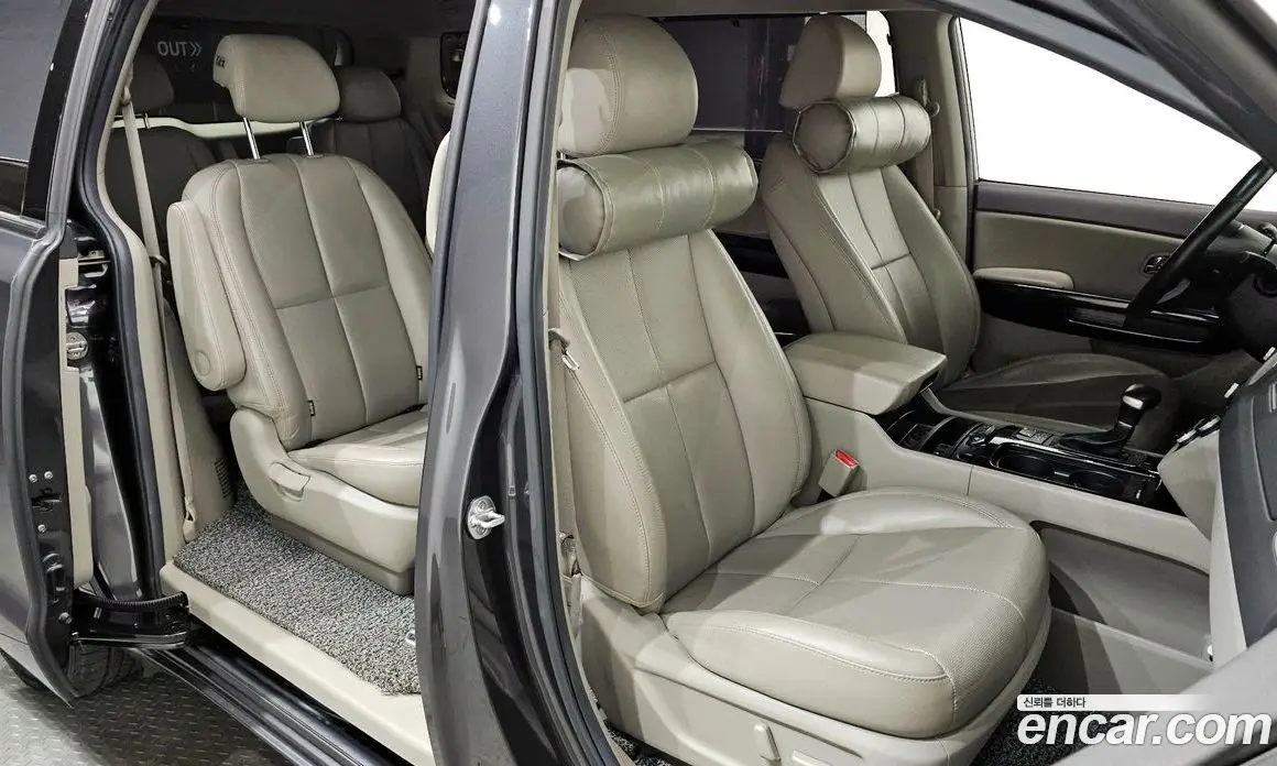 Kia Carnival 2017 2.2 автомат (гидро), фото 12 Kia Carnival 2017 2.2 автомат (гидро), фото 12