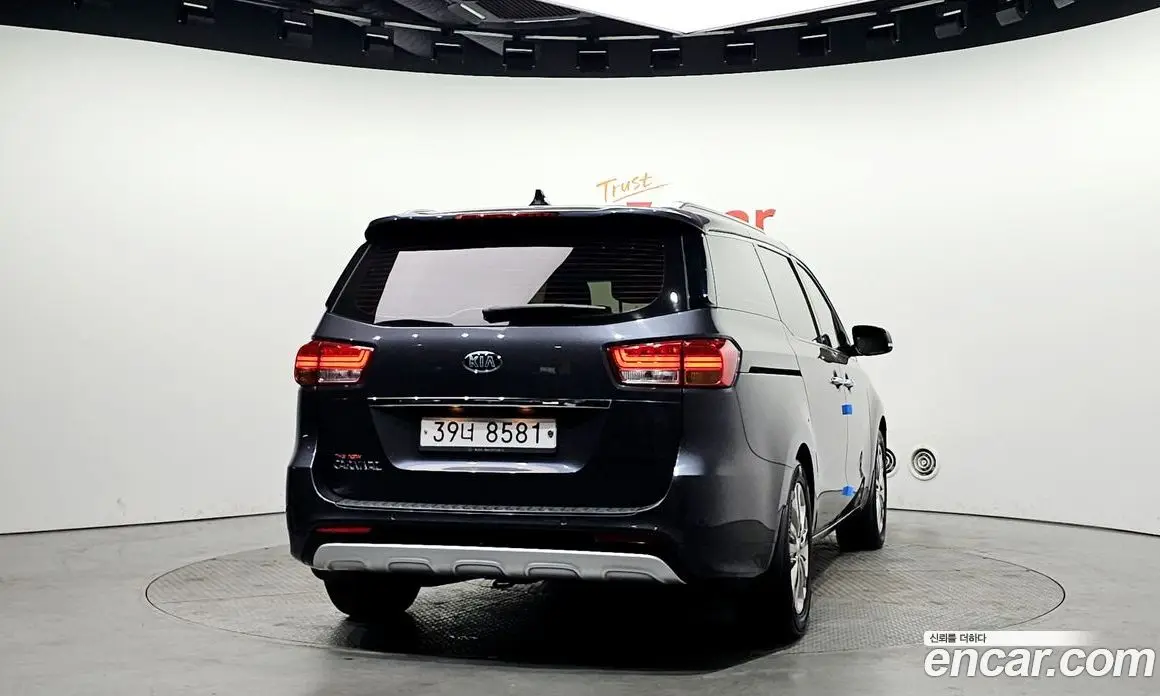 Kia Carnival 2017 2.2 автомат (гидро), фото 4 Kia Carnival 2017 2.2 автомат (гидро), фото 4
