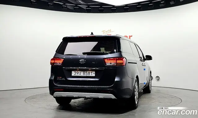 Kia Carnival 2017 2.2 автомат (гидро), миниатюра 4 Kia Carnival 2017 2.2 автомат (гидро), миниатюра 4