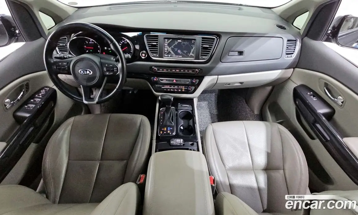 Kia Carnival 2017 2.2 автомат (гидро), фото 7 Kia Carnival 2017 2.2 автомат (гидро), фото 7