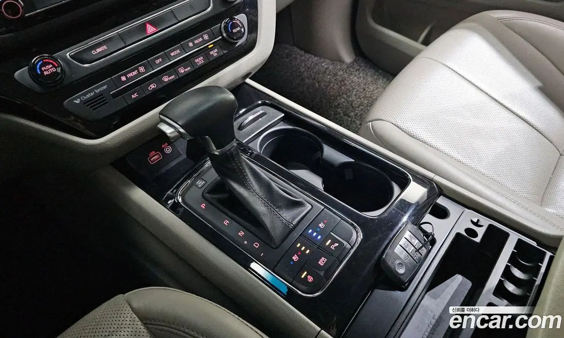 Kia Carnival 2017 2.2 автомат (гидро), фото 9 Kia Carnival 2017 2.2 автомат (гидро), фото 9