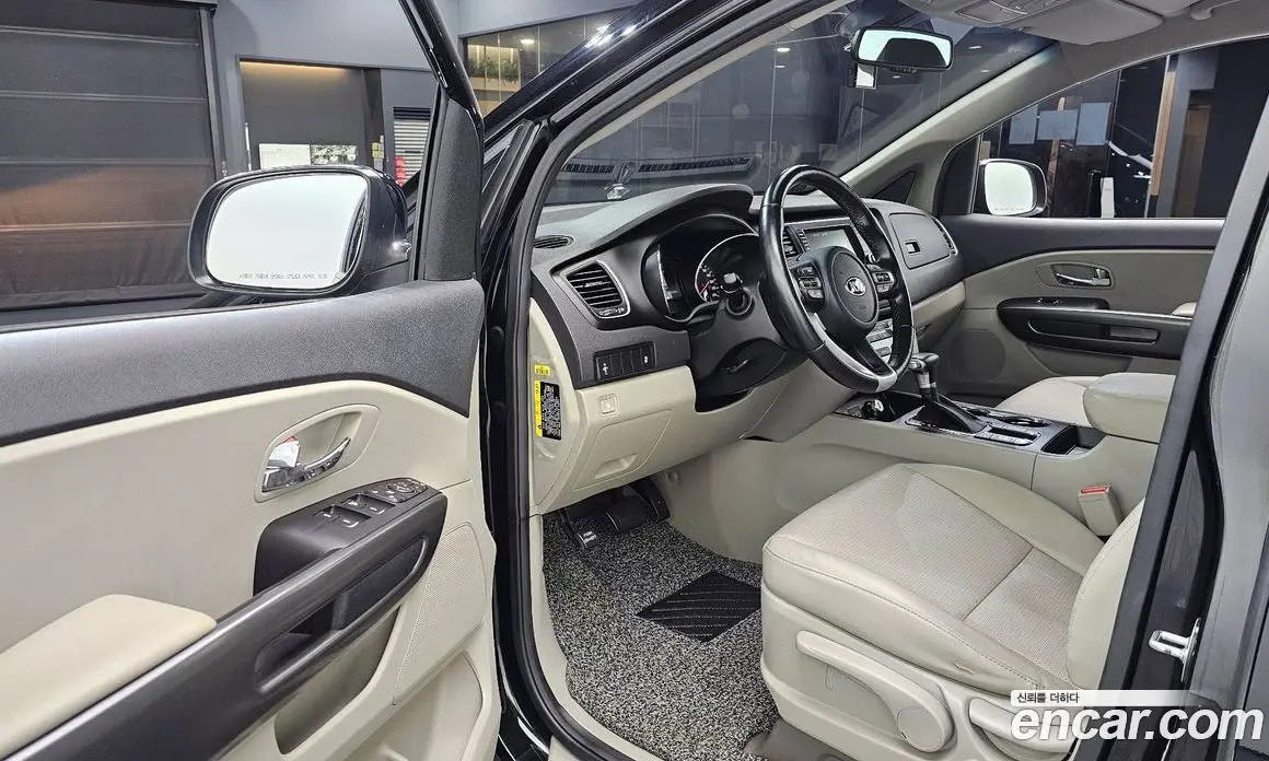 Kia Carnival 2018 2.2 автомат (гидро), фото 13