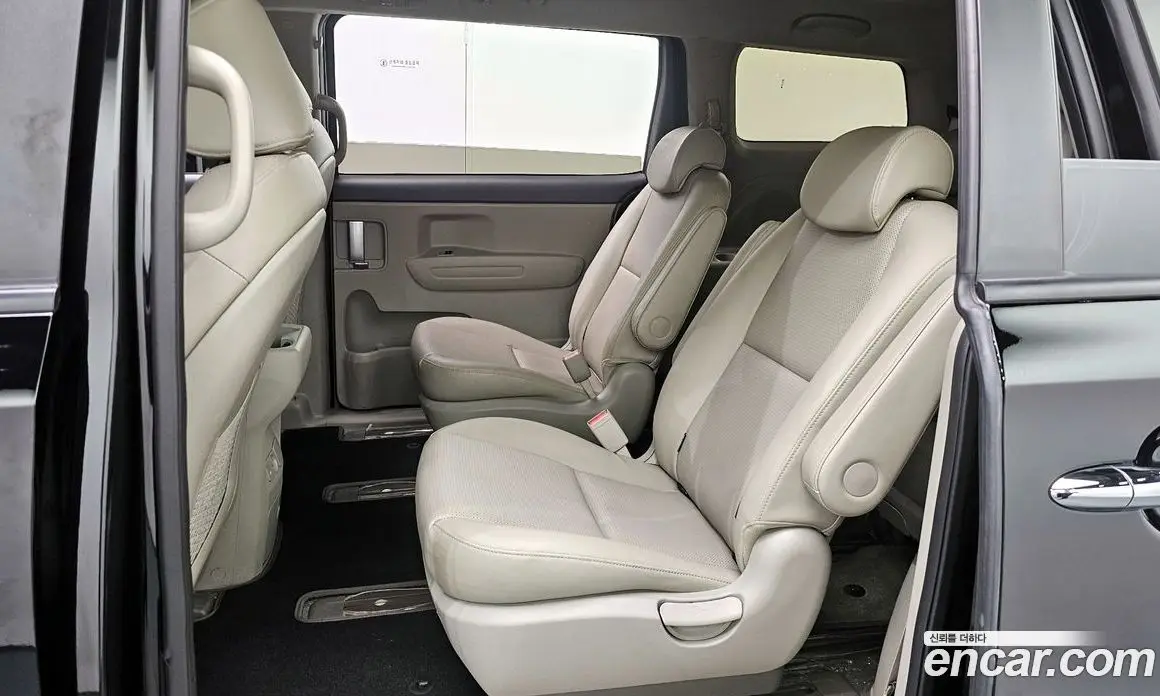 Kia Carnival 2018 2.2 автомат (гидро), фото 18
