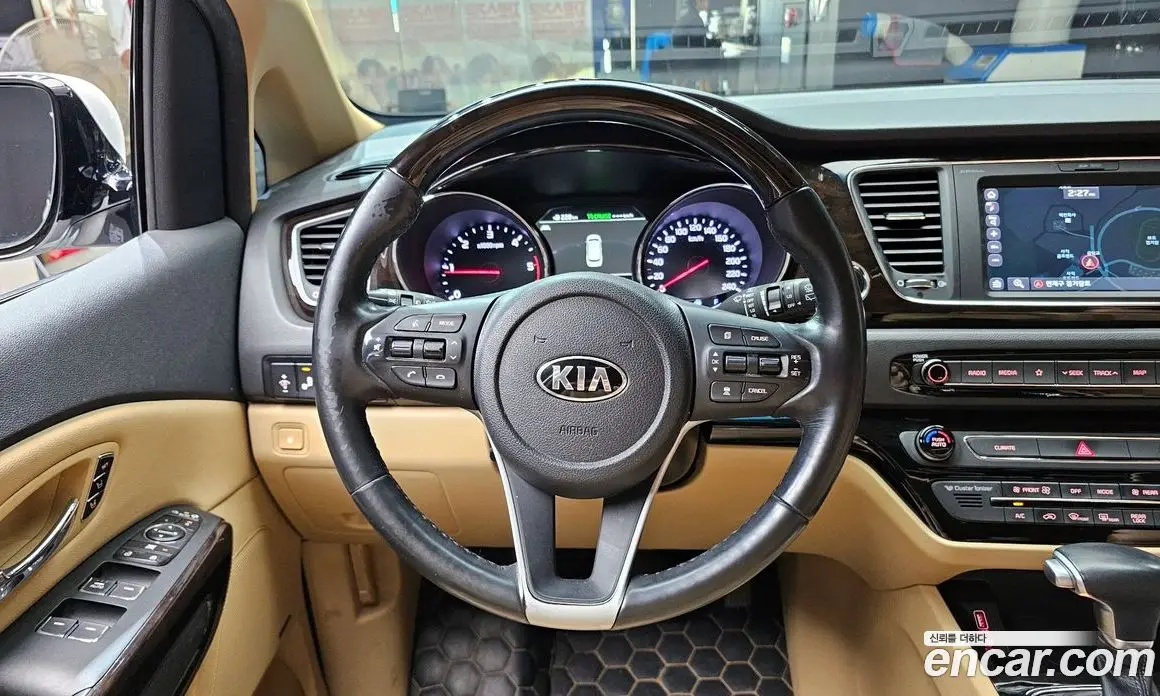 Kia Carnival 2018 2.2 автомат (гидро), фото 19 Kia Carnival 2018 2.2 автомат (гидро), фото 19