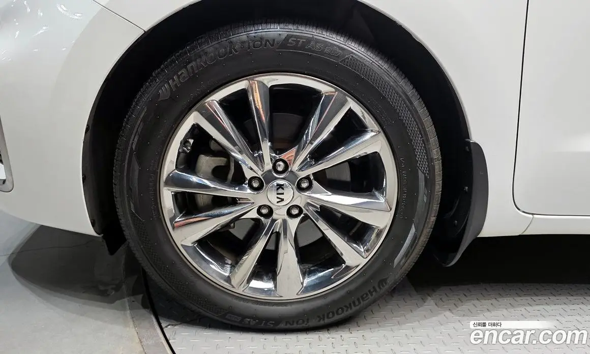 Kia Carnival 2018 2.2 автомат (гидро), фото 5 Kia Carnival 2018 2.2 автомат (гидро), фото 5