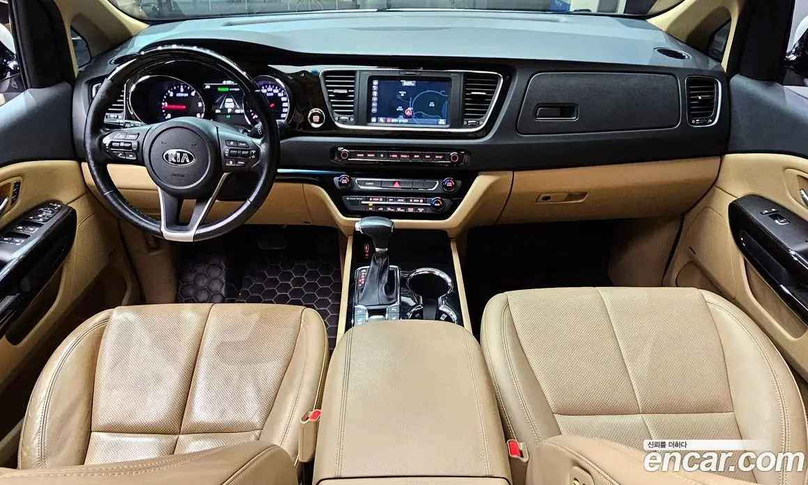 Kia Carnival 2018 2.2 автомат (гидро), фото 10 Kia Carnival 2018 2.2 автомат (гидро), фото 10
