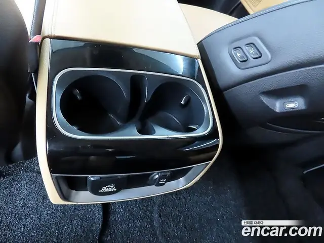 Kia Carnival 2020 2.2 автомат (гидро), миниатюра 12