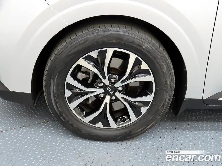 Kia Carnival 2020 2.2 автомат (гидро), фото 20