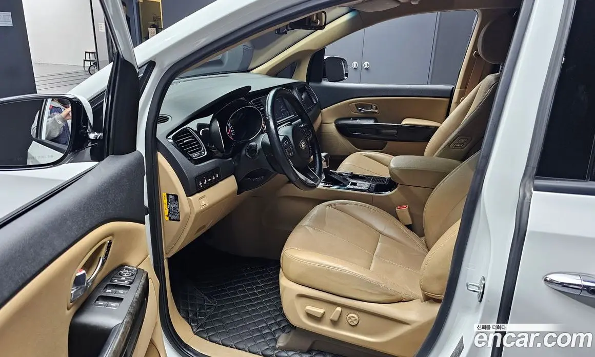 Kia Carnival 2020 2.2 автомат (гидро), фото 13