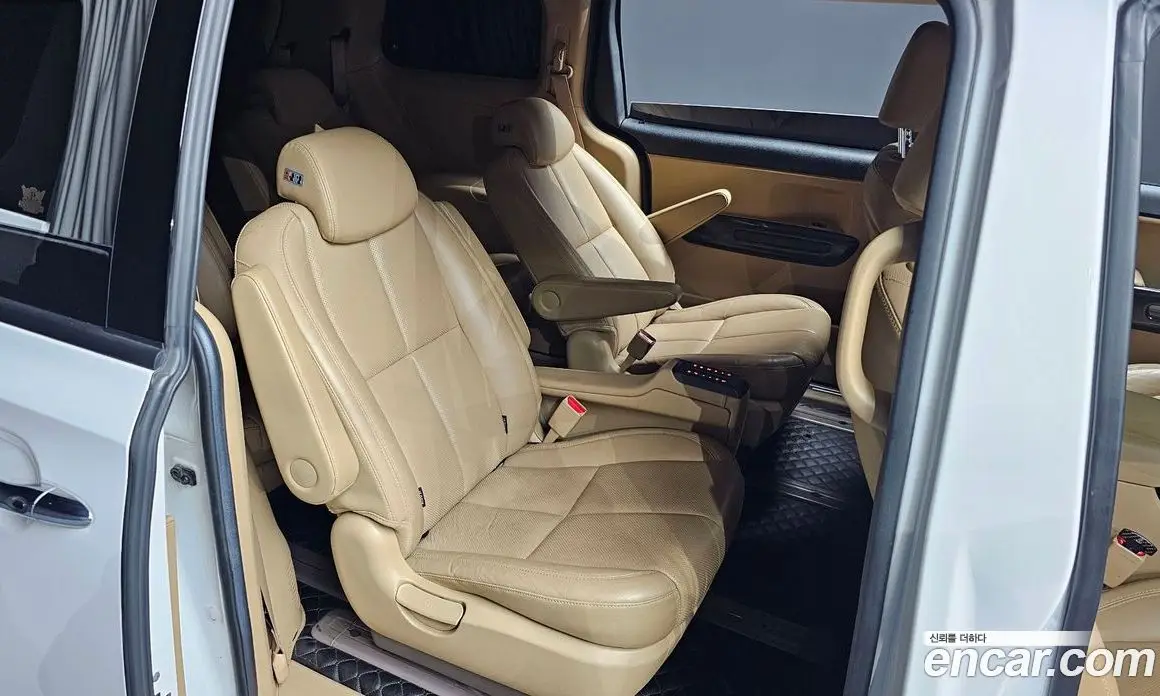 Kia Carnival 2020 2.2 автомат (гидро), фото 18