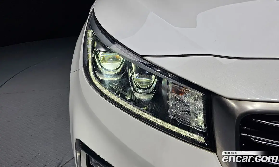 Kia Carnival 2020 2.2 автомат (гидро), фото 8