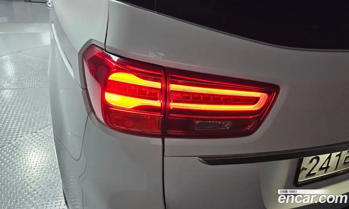 Kia Carnival 2020 2.2 автомат (гидро), фото 9