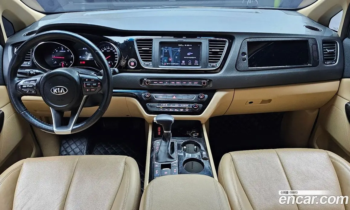 Kia Carnival 2020 2.2 автомат (гидро), фото 10