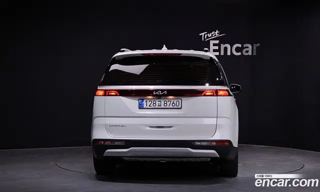 Kia Carnival 2021 2.2 автомат (гидро), миниатюра 4