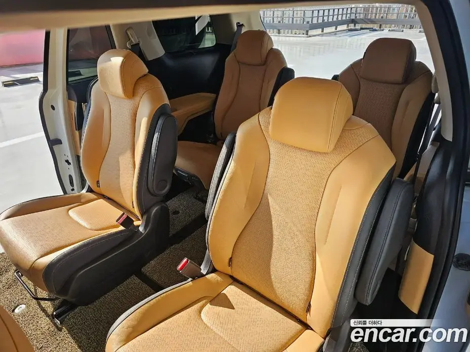 Kia Carnival 2021 2.2 автомат (гидро), фото 8