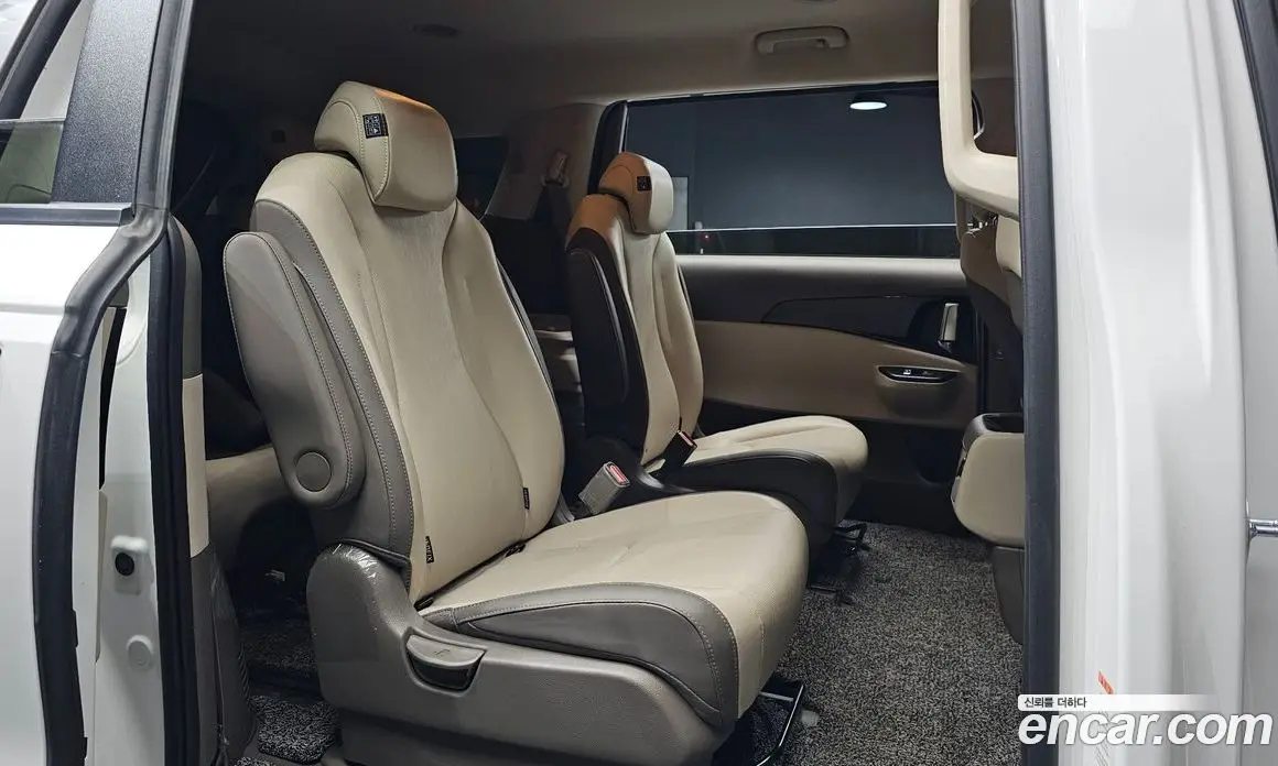 Kia Carnival 2022 2.2 автомат (гидро), фото 11