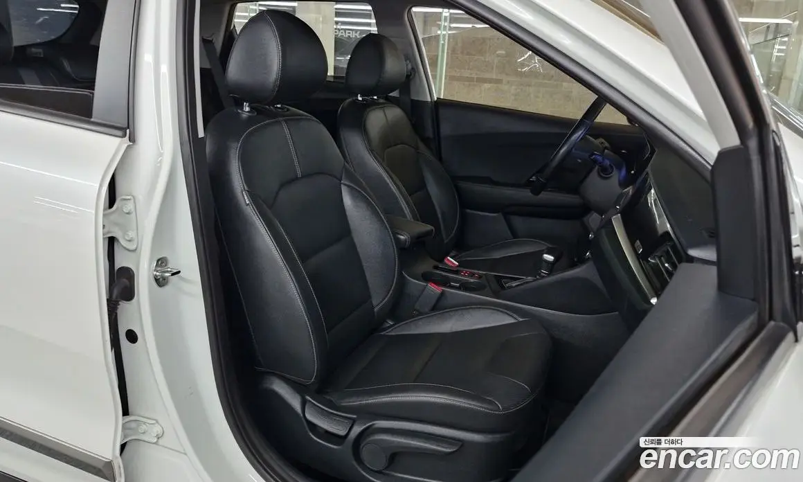 Kia Niro 2019 1.6 автомат (гидро), фото 11