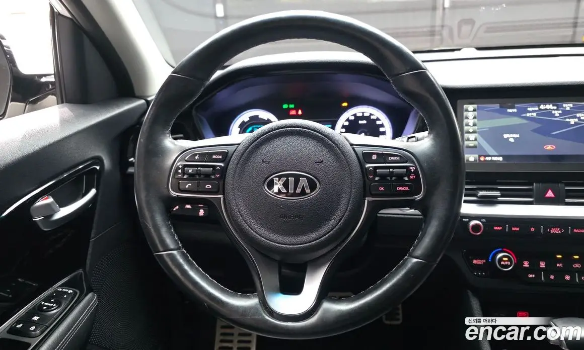 Kia Niro 2019 1.6 автомат (гидро), фото 13