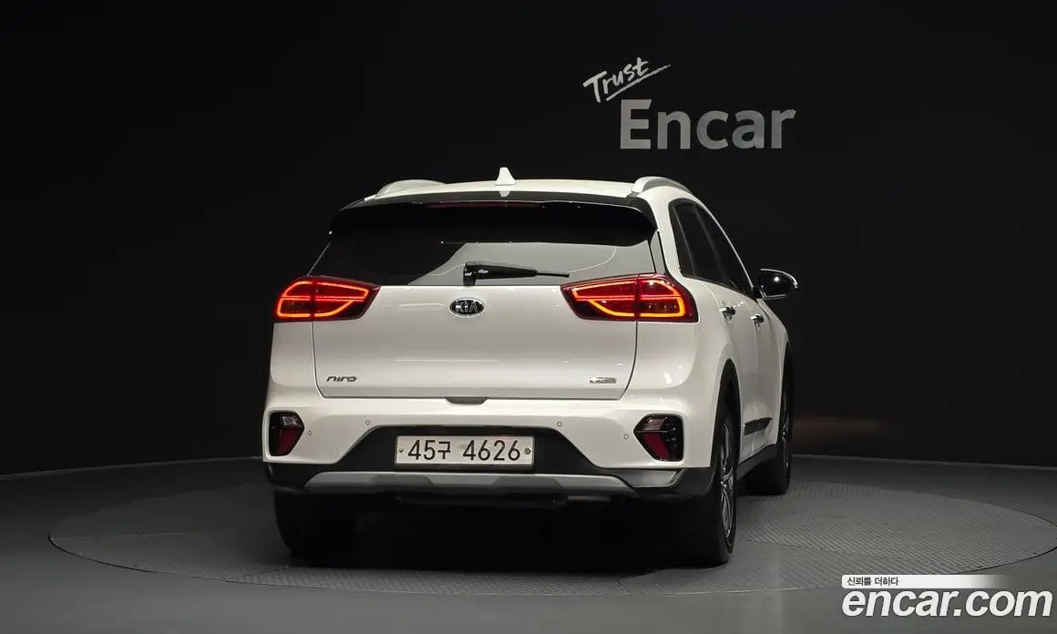 Kia Niro 2019 1.6 автомат (гидро), фото 4