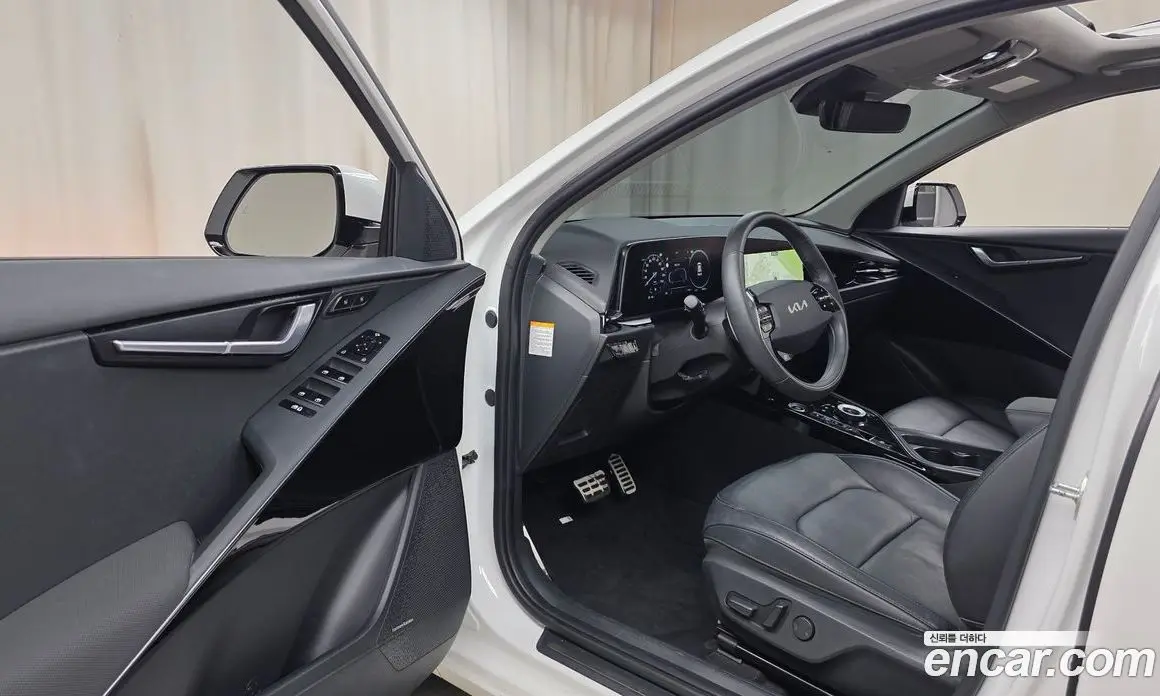 Kia Niro 2022 1.6 автомат (гидро), фото 13