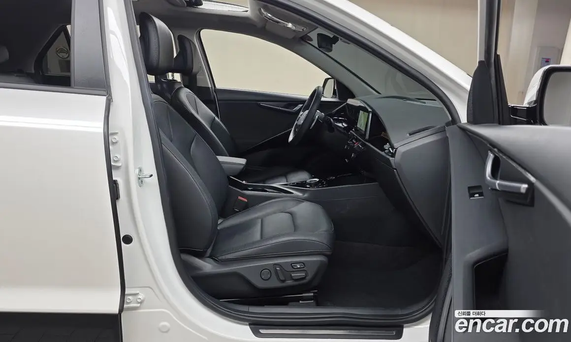 Kia Niro 2022 1.6 автомат (гидро), фото 16
