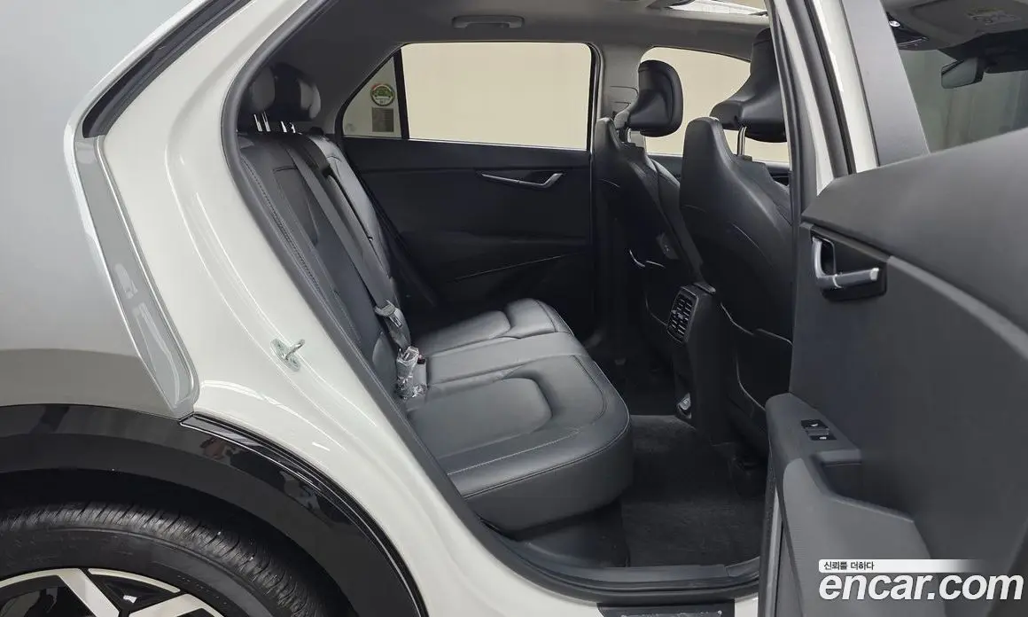 Kia Niro 2022 1.6 автомат (гидро), фото 17
