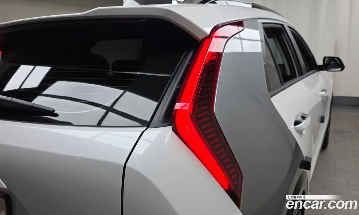 Kia Niro 2022 1.6 автомат (гидро), фото 9