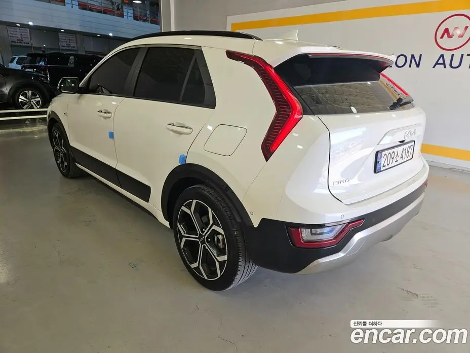 Kia Niro 2023 1.6 автомат (гидро), фото 4