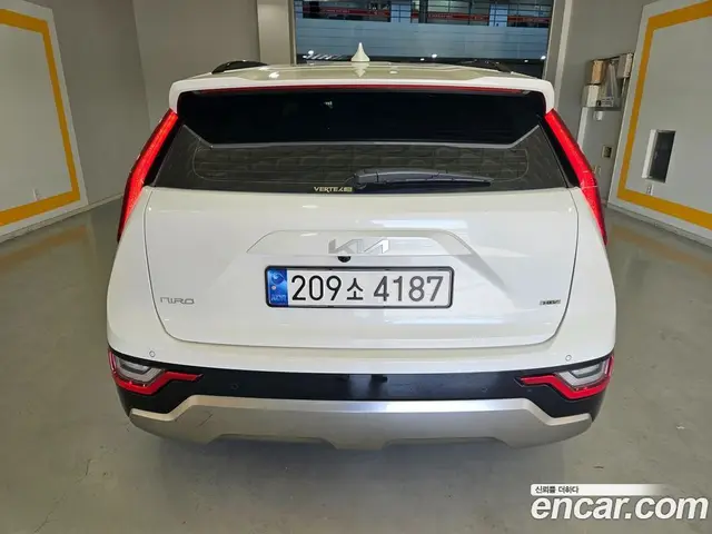 Kia Niro 2023 1.6 автомат (гидро), миниатюра 5
