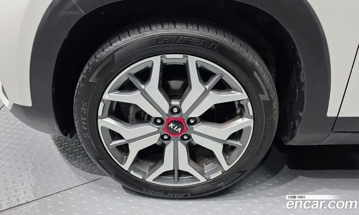 Kia Seltos 2019 1.6 автомат (гидро), фото 5