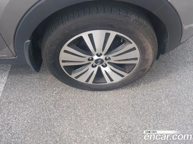 Kia Sportage 2011 2.0 автомат (гидро), миниатюра 8