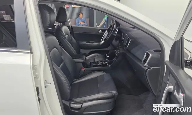 Kia Sportage 2016 2.0 автомат (гидро), миниатюра 11