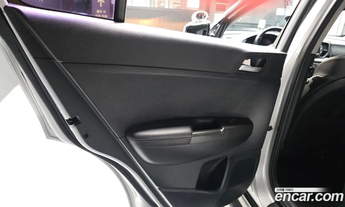 Kia Sportage 2016 2.0 автомат (гидро), фото 15